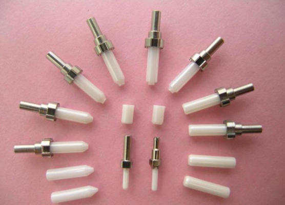 Ferrule en céramique de zirconium à usinage de précision pour la connexion de câbles à fibre optique