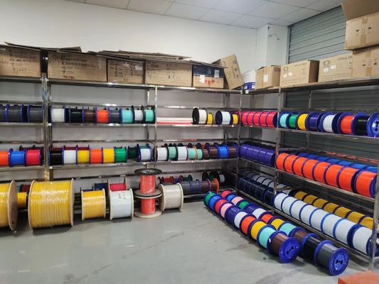 Câble à fibre optique LSZH jaune 1 conducteur pour des connexions fiables et constantes