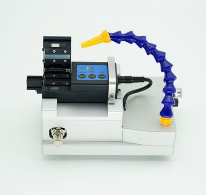 Dénudeur thermique automatique de gaine pour fibres simples et en ruban avec une force de dénudage réduite de 80 %