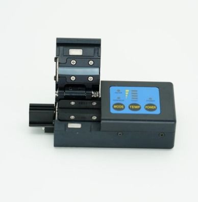 Dénudeur thermique automatique de gaine pour fibres simples et en ruban avec une force de dénudage réduite de 80 %