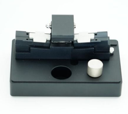 Dénudeur thermique automatique de gaine pour fibres simples et en ruban avec une force de dénudage réduite de 80 %