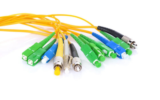 Câble optique à un noyau G652 de corde de correction de fibre de mode unitaire