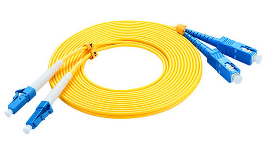 Pullover de LAN Single Mode Optical Fiber, corde de correction de fibre de Sc LC d'équipement de test